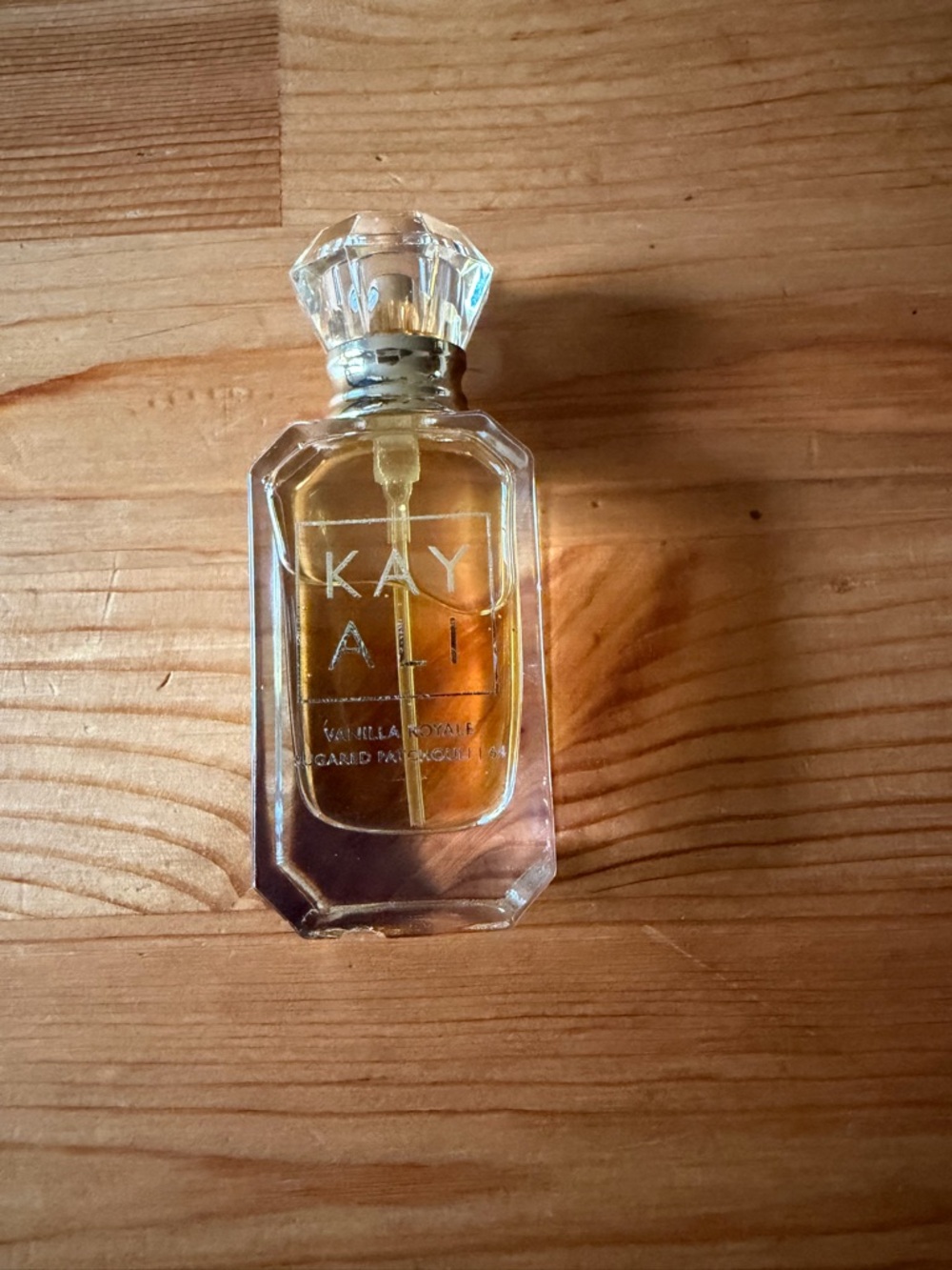 KAYALI Vanilla Royale.